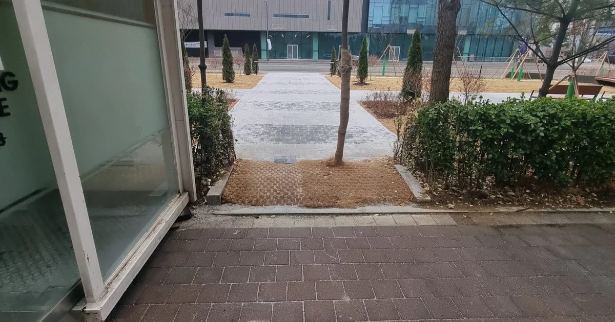 공장 볼라드설치 관련 시공 사진